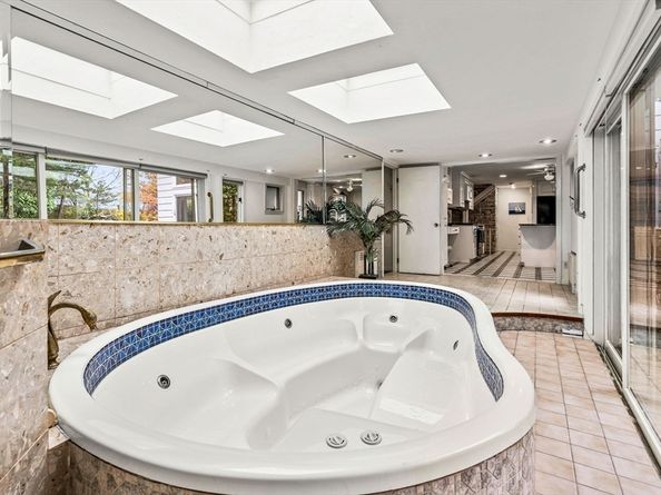 10 Quadrant Road, Salem MA 01970