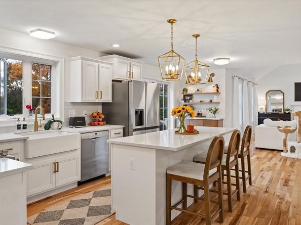 17 Woodworth Ave, Fitchburg MA 01420