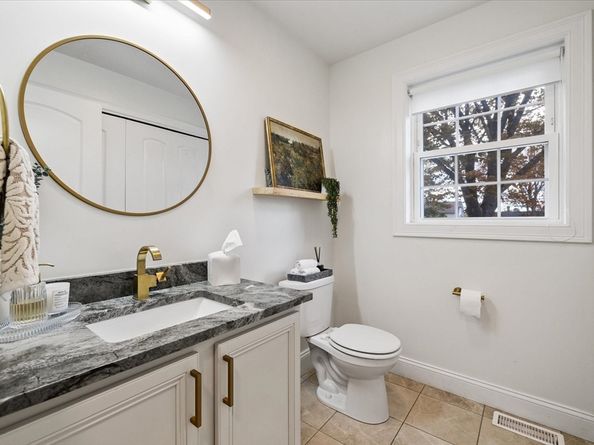 17 Woodworth Ave, Fitchburg MA 01420