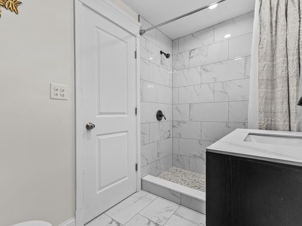 2084 Washington St, Newton MA 02462