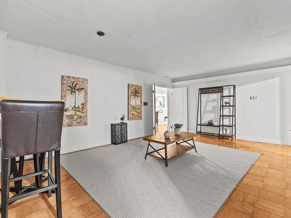 2084 Washington St, Newton MA 02462