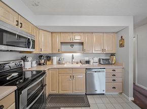 27 Weatherly Dr 27, Salem MA 01970