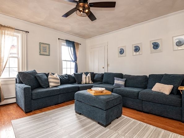 156 Bridge St B, Salem MA 01970