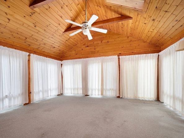 1076 Hill Street, Northbridge MA 01588