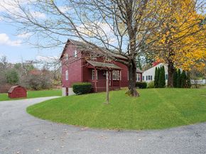 1076 Hill Street, Northbridge MA 01588