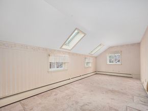 1076 Hill Street, Northbridge MA 01588