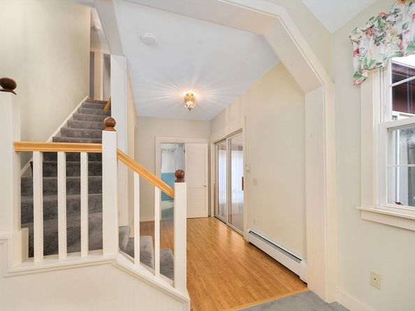 1076 Hill Street, Northbridge MA 01588