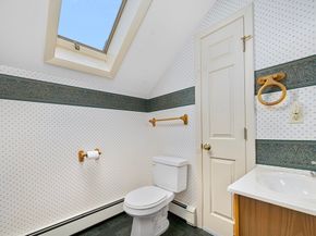 1076 Hill Street, Northbridge MA 01588