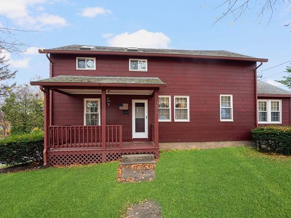 1076 Hill Street, Northbridge MA 01588