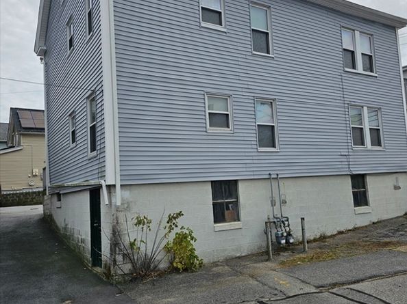 39 Lake St, Webster MA 01570