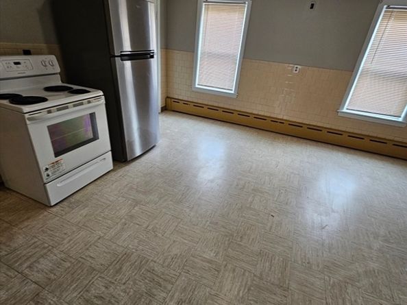 39 Lake St, Webster MA 01570