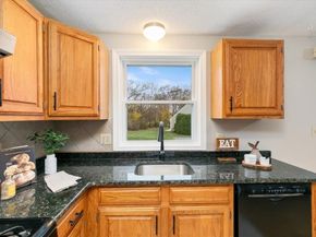 78 Merrimack Meadows Ln 78, Tewksbury MA 01876