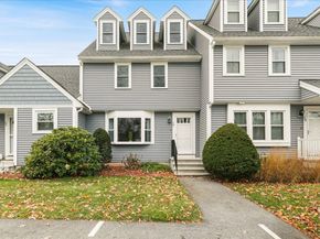 78 Merrimack Meadows Ln 78, Tewksbury MA 01876