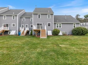 78 Merrimack Meadows Ln 78, Tewksbury MA 01876