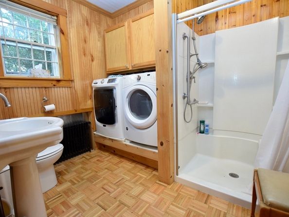 6 Barrows St, Middleboro MA 02346