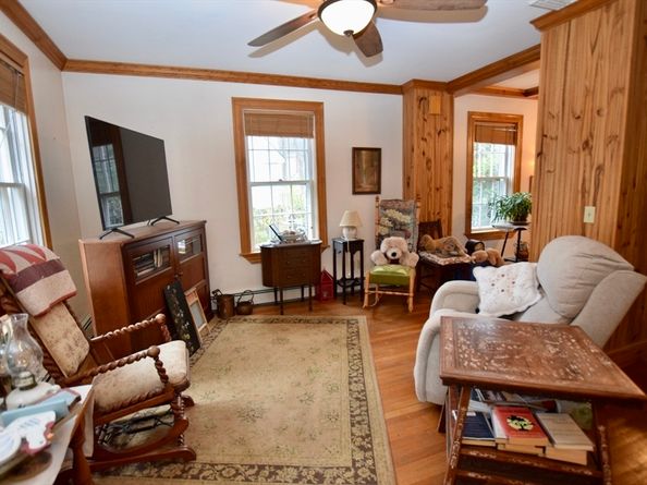 6 Barrows St, Middleboro MA 02346