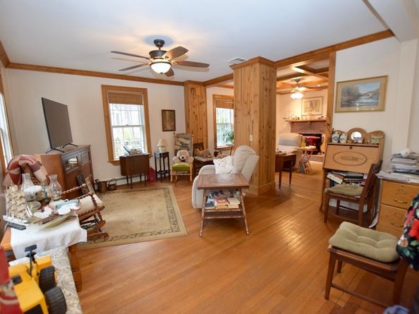 6 Barrows St, Middleboro MA 02346