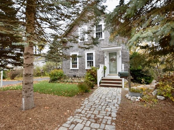 6 Barrows St, Middleboro MA 02346