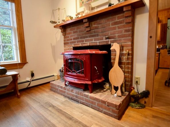 6 Barrows St, Middleboro MA 02346