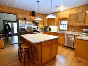 6 Barrows St, Middleboro MA 02346