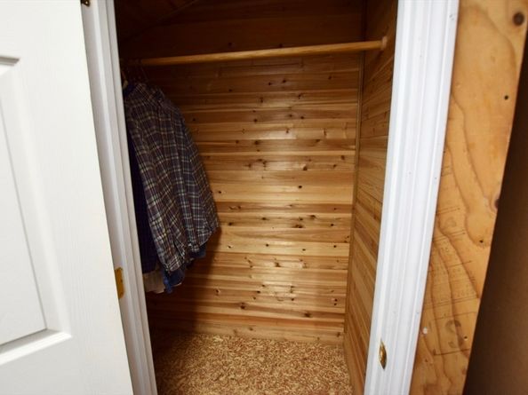 6 Barrows St, Middleboro MA 02346