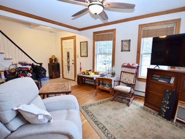 6 Barrows St, Middleboro MA 02346