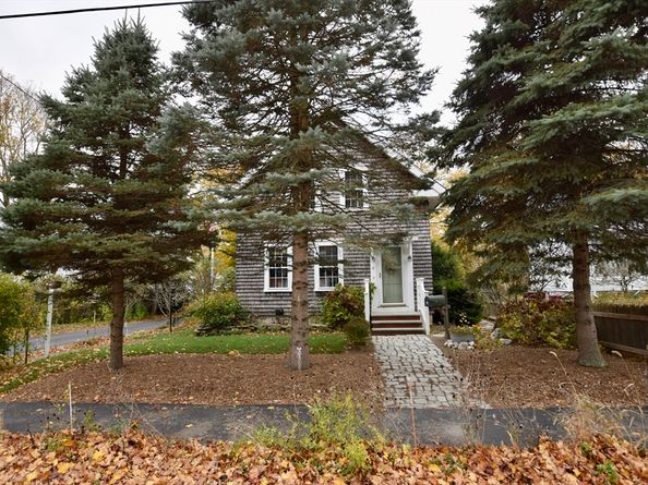 6 Barrows St, Middleboro MA 02346