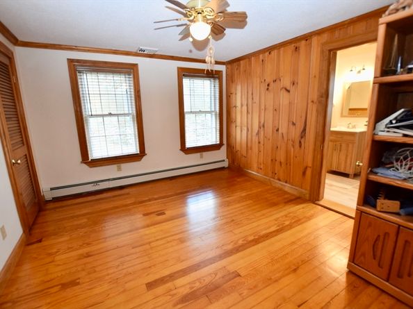 6 Barrows St, Middleboro MA 02346