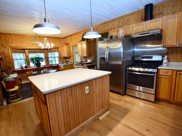 6 Barrows St, Middleboro MA 02346