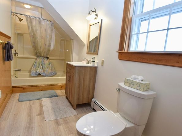 6 Barrows St, Middleboro MA 02346