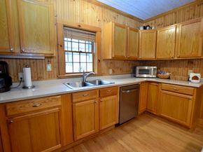 6 Barrows St, Middleboro MA 02346