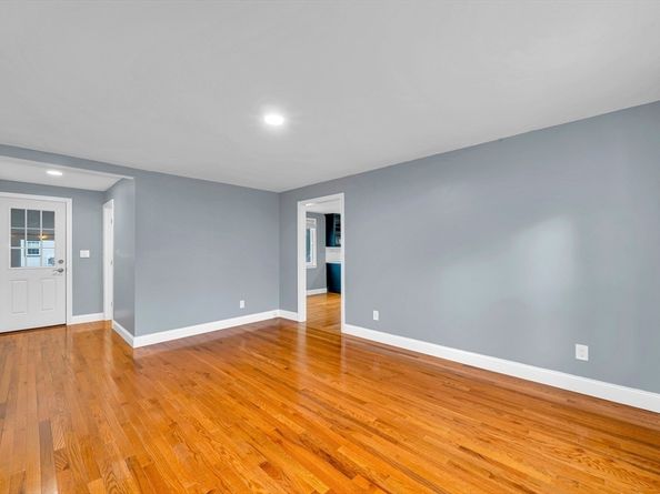 32 Nancy Rd, Milford MA 01757