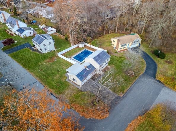 32 Nancy Rd, Milford MA 01757