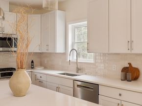 391 Sprague St, Dedham MA 02026