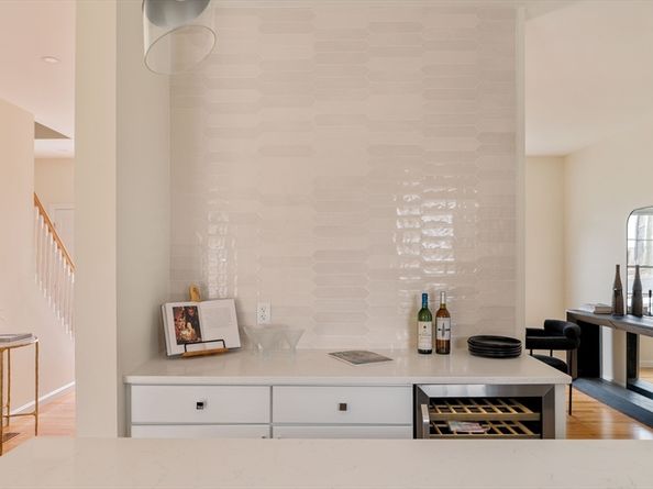 391 Sprague St, Dedham MA 02026