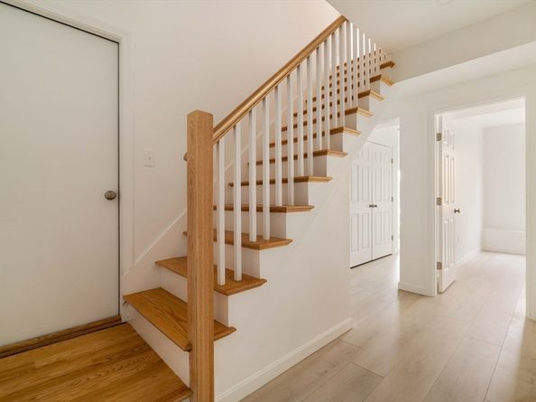 391 Sprague St, Dedham MA 02026