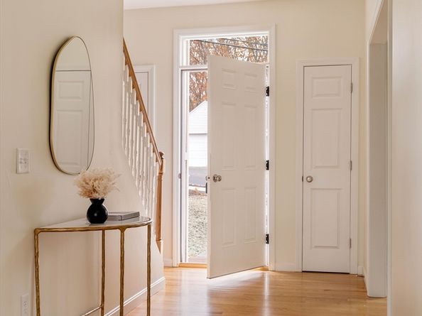 391 Sprague St, Dedham MA 02026