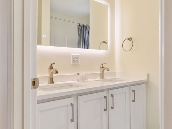 391 Sprague St, Dedham MA 02026