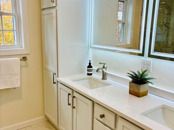 391 Sprague St, Dedham MA 02026