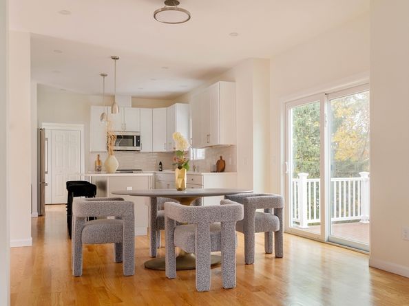 391 Sprague St, Dedham MA 02026