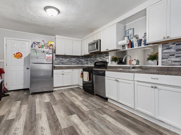 133-137 Laurel St, Fitchburg MA 01420