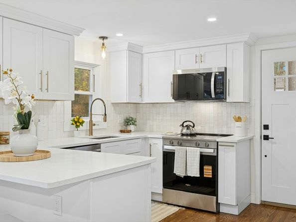 8 Old Farm Road, Hanover MA 02339