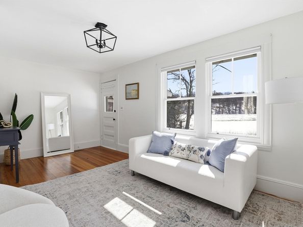 2 Cliff Rd, Hingham MA 02043