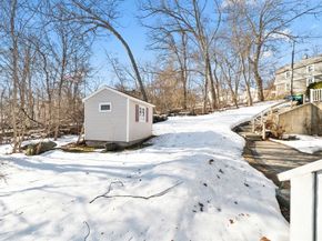 6 Fairlawn Avenue, Burlington MA 01803