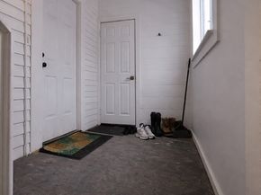 8 Pelham St, Worcester MA 01609