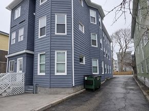 8 Pelham St, Worcester MA 01609