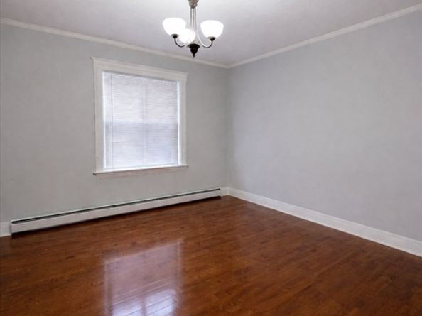 8 Pelham St, Worcester MA 01609