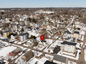 85 Division St, Brockton MA 02301