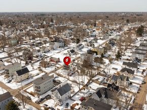 85 Division St, Brockton MA 02301