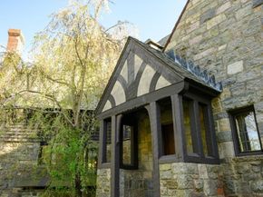 3 Evergreen Ln, Hingham MA 02043